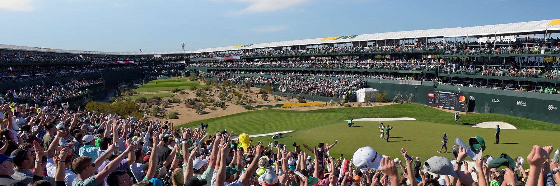 phoenix-open-scottsdale-pga-waste O Phoenix Open no Scottsdale Arizona esta o "People-Open"
